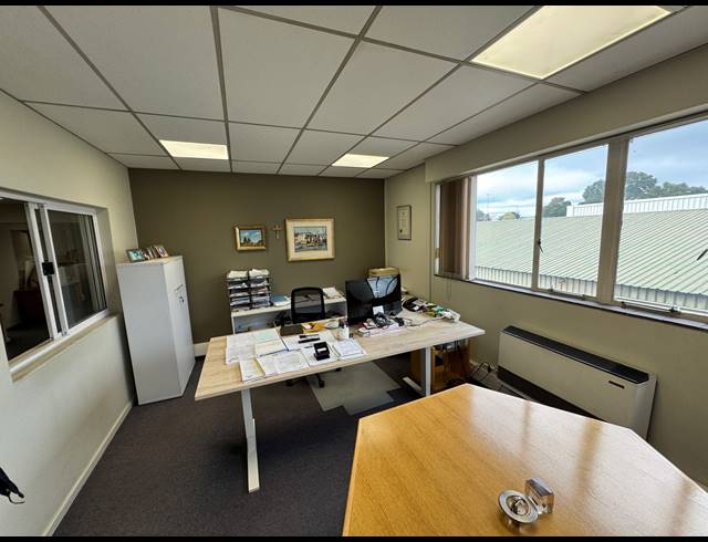 512M² WAREHOUSE TO LET IN WYNBERG